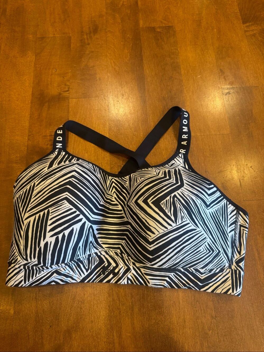 Under Armour Women’s XXL Sports Bra Black White Geometric Padded Crossback